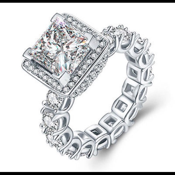 Engagement ring - Picture 3 of 6